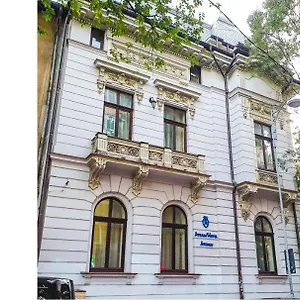 https://amzei.bucharesthotelsnow.com
