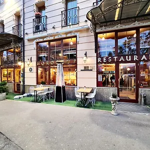 https://hotel-horoscop.bucharesthotelsnow.com